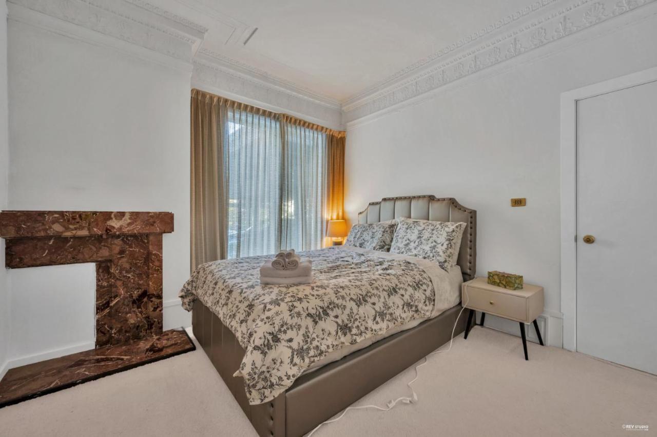 Homestay Historic Specious In West *