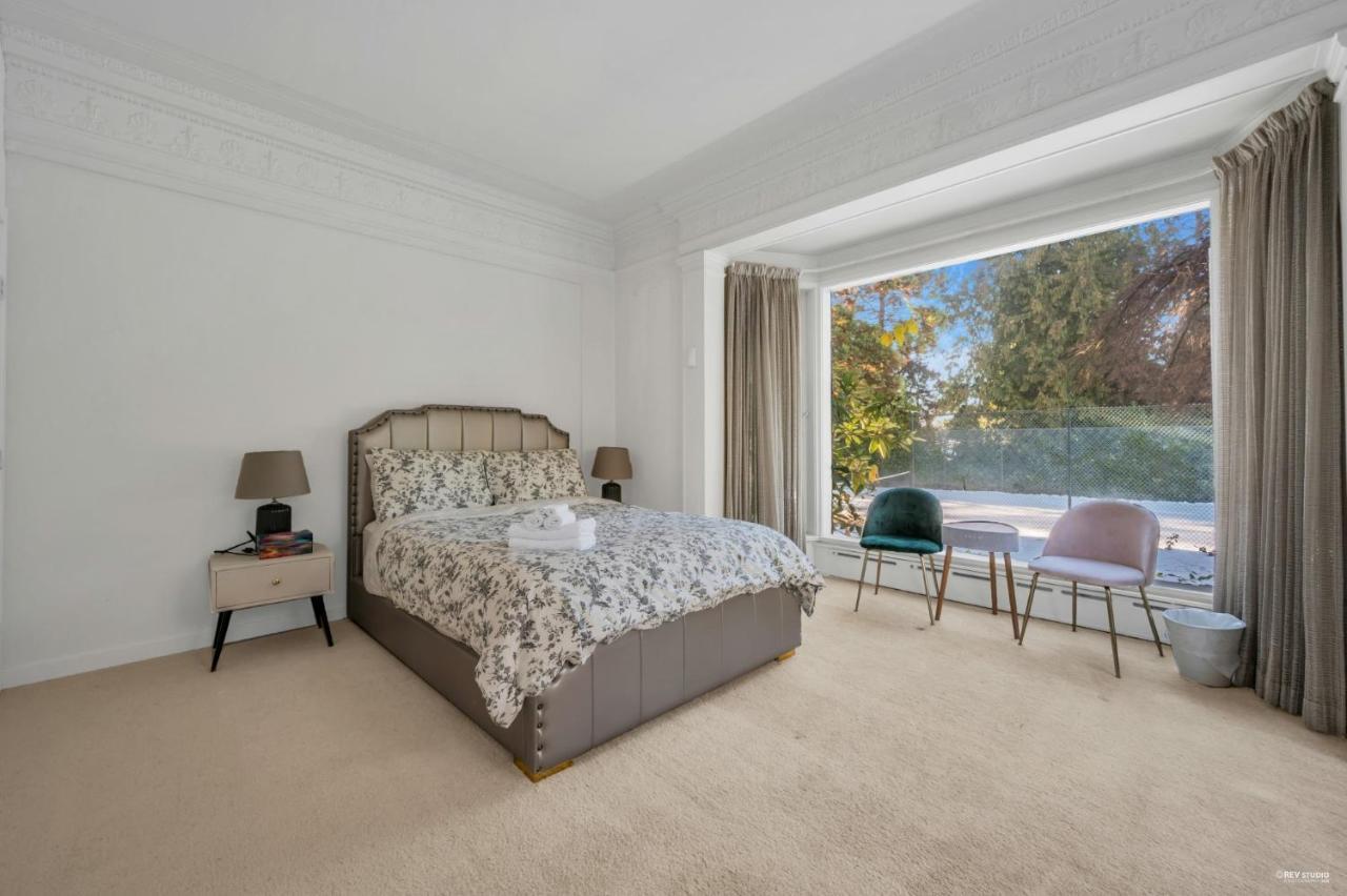 Historic Specious In West Vancouver