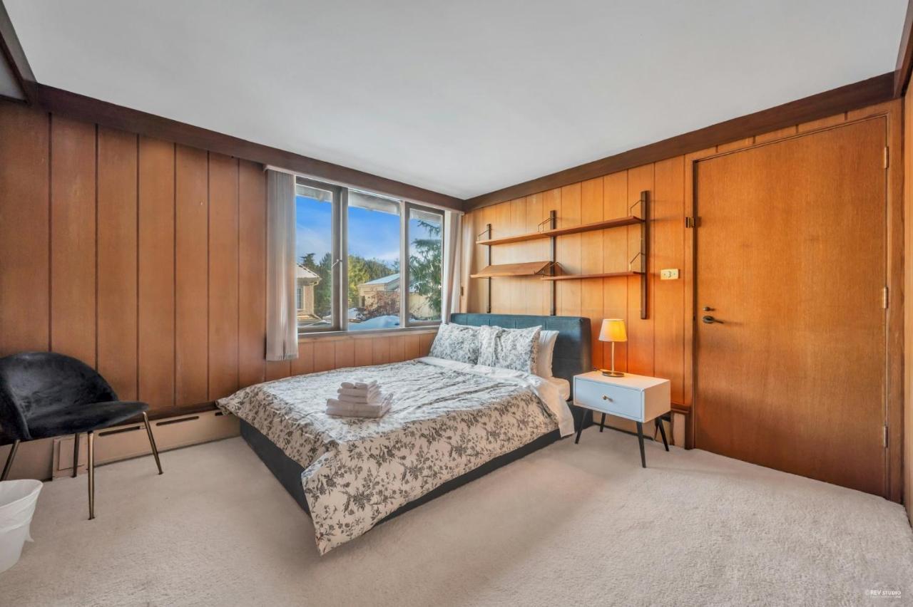 Historic Specious In West Vancouver