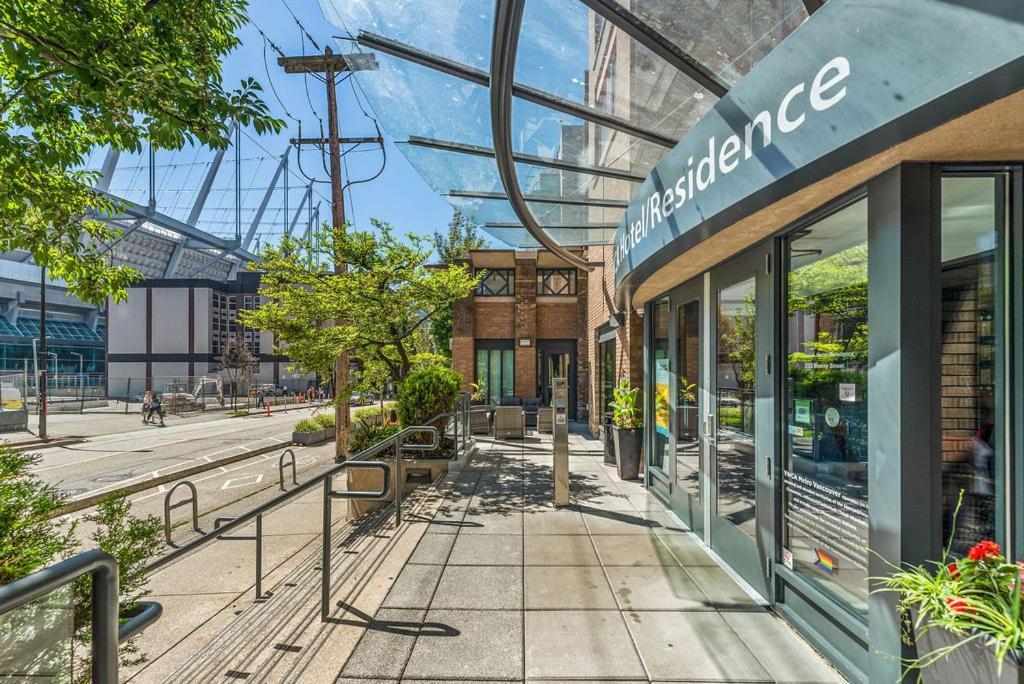 Ywca Hotel 3*