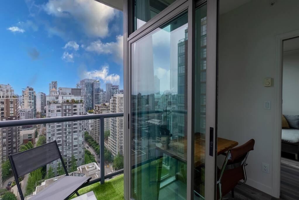 Apartment Marvelous 2 Bed In Yaletown Panoramic Views! *