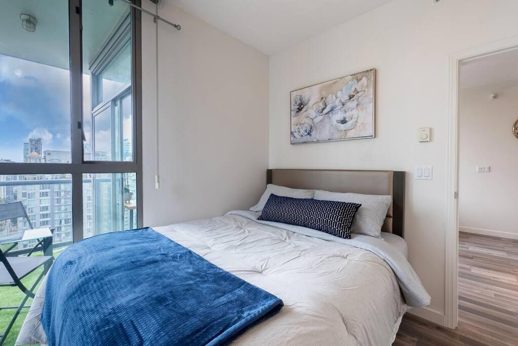 Apartment Marvelous 2 Bed In Yaletown Panoramic Views!