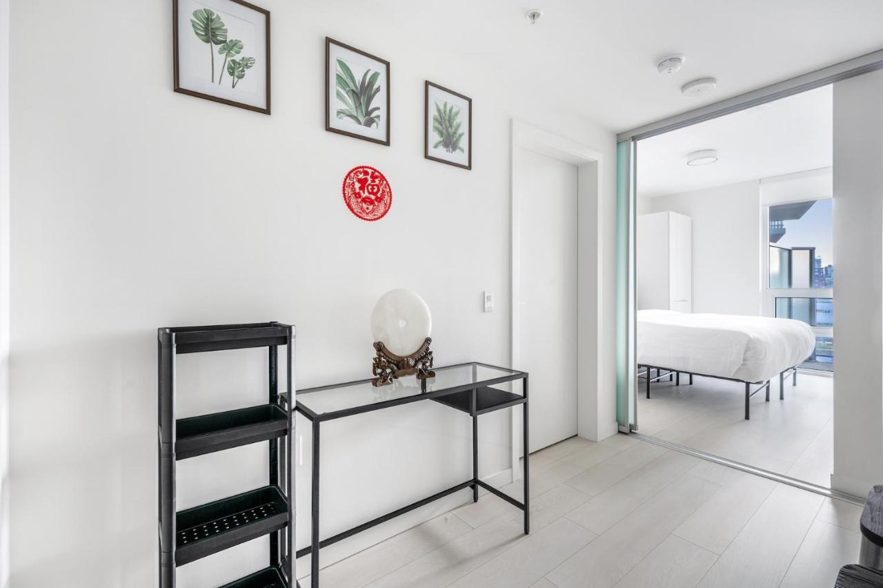 Apartment Cozy 2bd Apt In Vancover Free Parking Vancouver