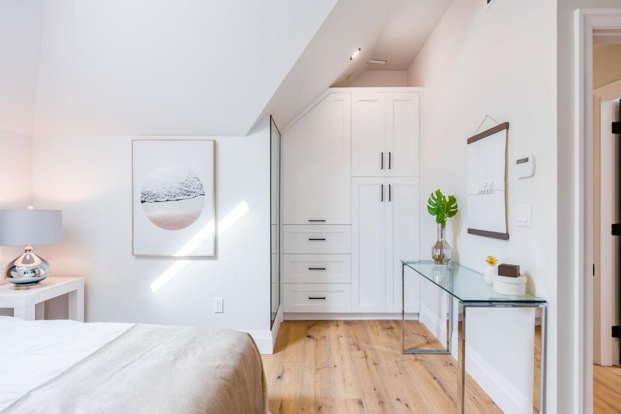 Easeful 2 Bedroom Unit Near Bay Vancouver