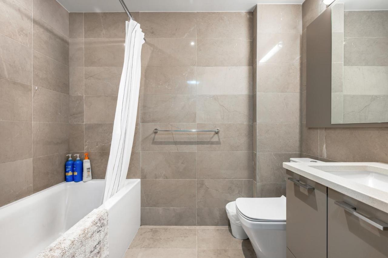 Cozy 1 Bedroom Unit Near Queen Elizabeth Park Apartment