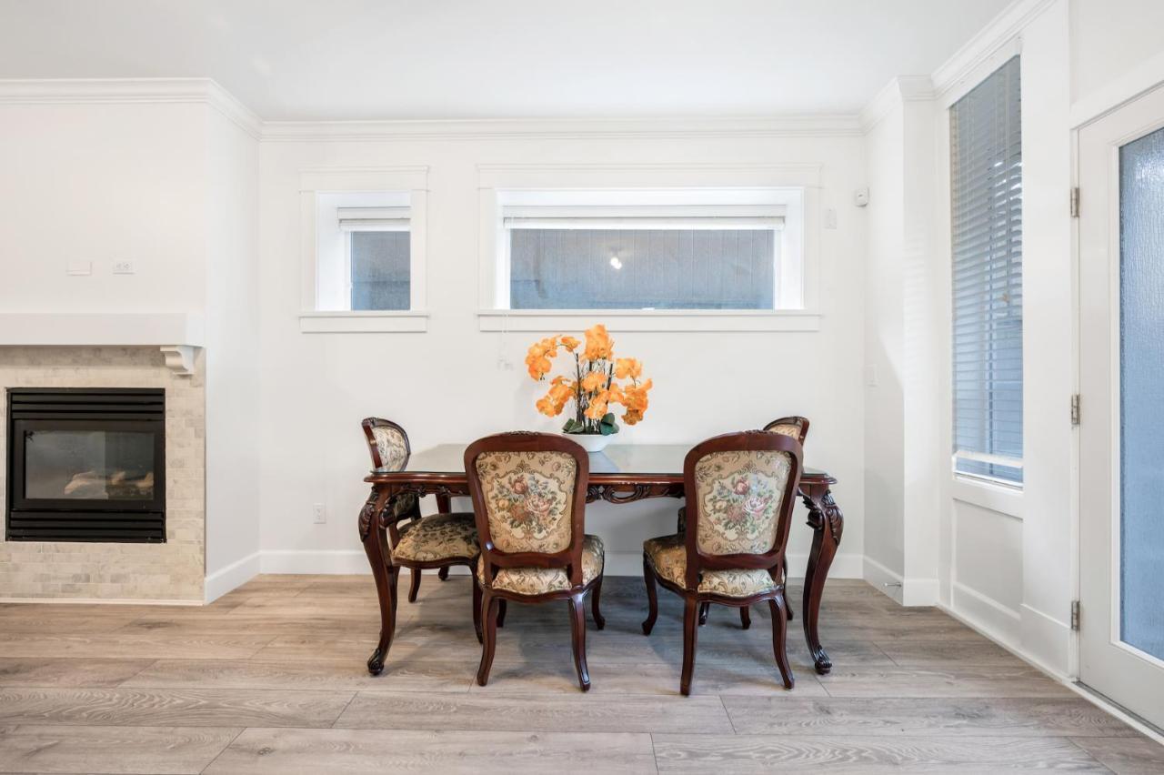 Explore From Deluxe 2b/1b Basement Holiday home Vancouver