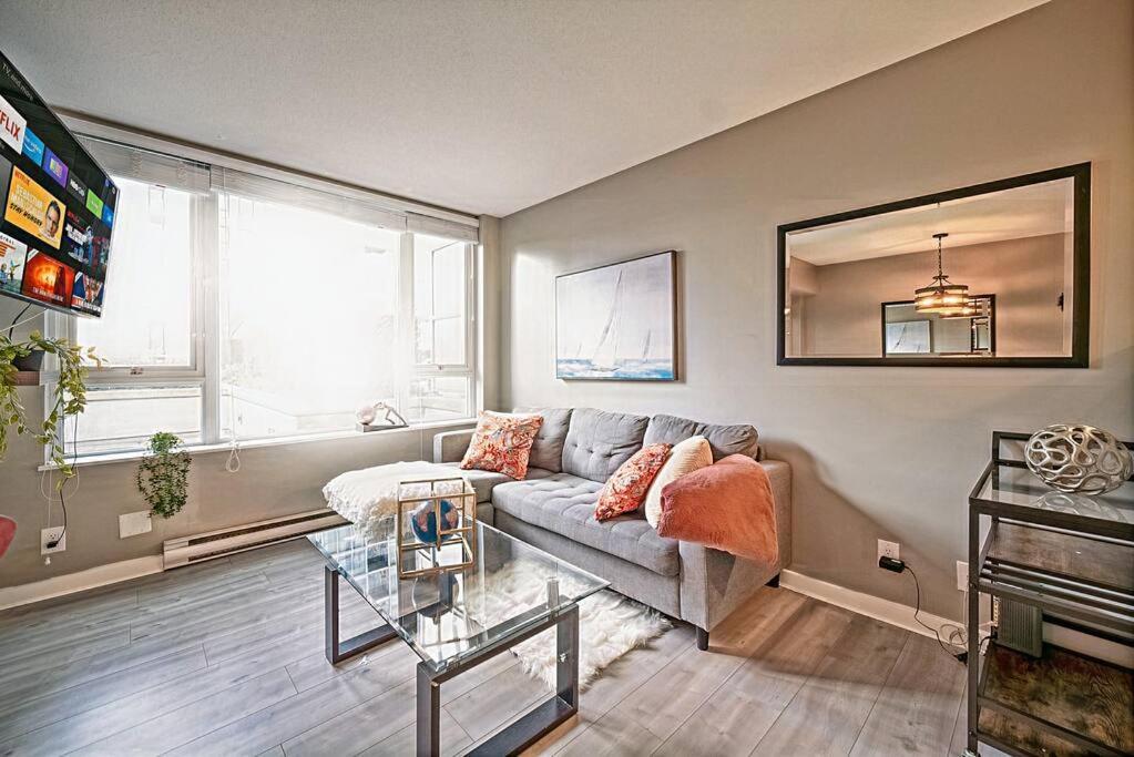 Yaletown Oceanview Gem 3 Bedroom Luxury Haven Apartment Vancouver