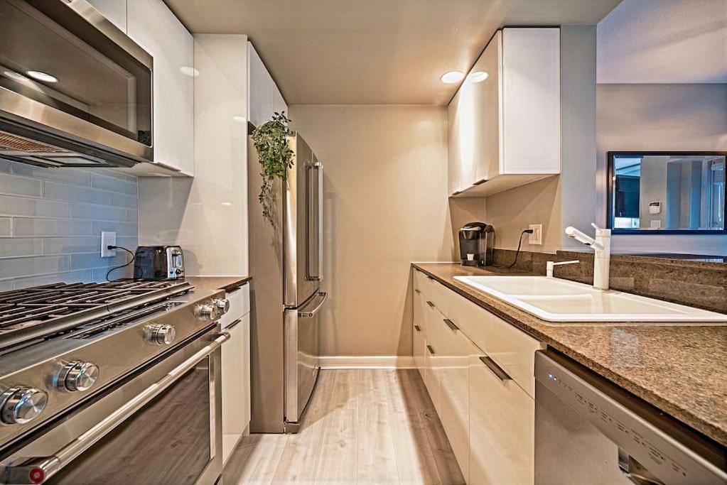 Apartment Yaletown Oceanview Gem 3 Bedroom Luxury Haven Vancouver
