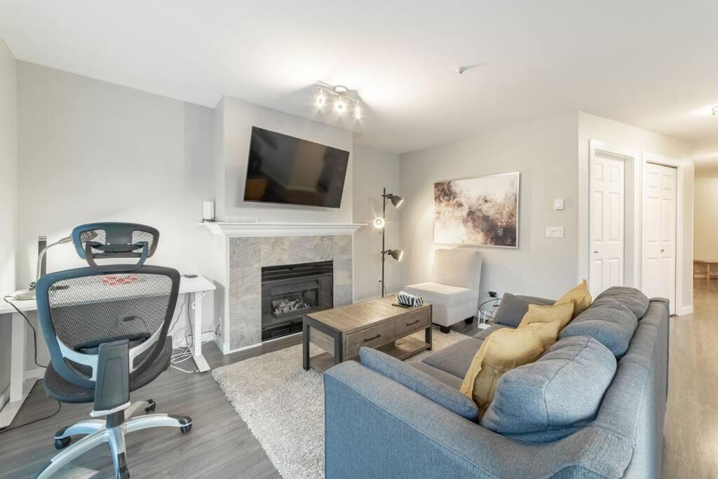 2-bdr 2-bath I 1100 Sq.ft I Walking Distance To Granville Island Apartment *
