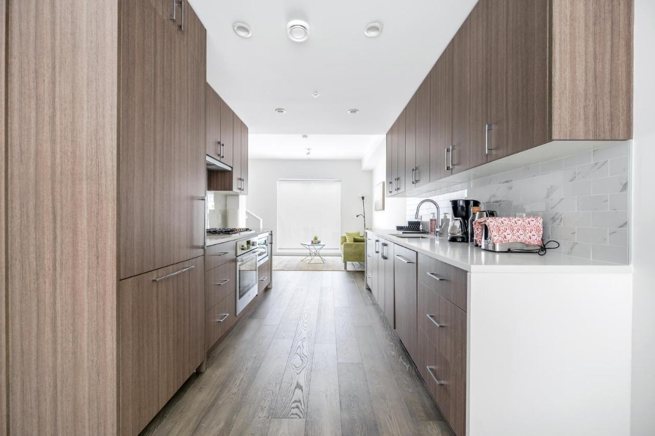 New 3bd Townhouse Near Qe Park *