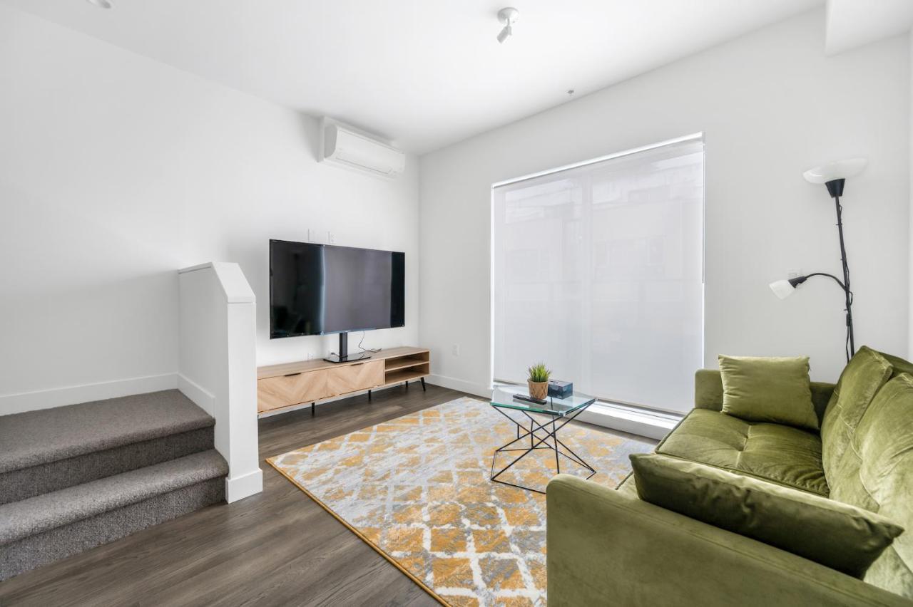 Holiday home New 3bd Townhouse Near Qe Park *