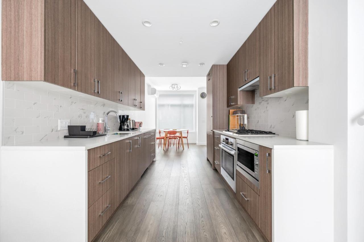 New 3bd Townhouse Near Qe Park Holiday home *
