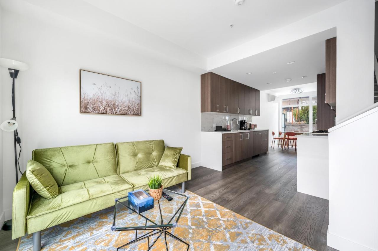 New 3bd Townhouse Near Qe Park