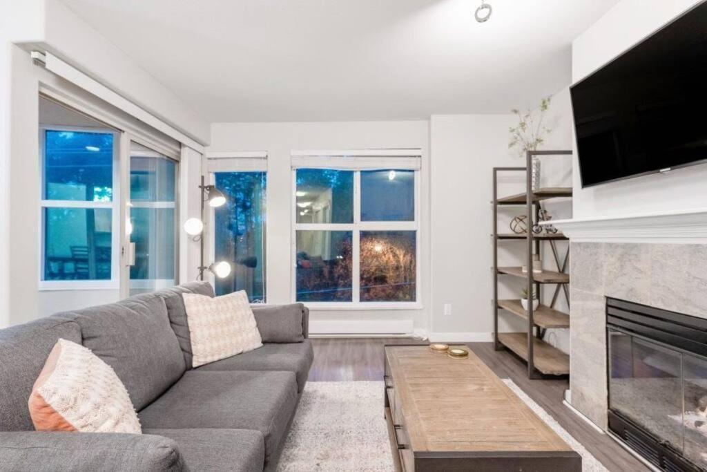 2-bdr 2-bath I 1100 Sq.ft I Walking Distance To Granville Island