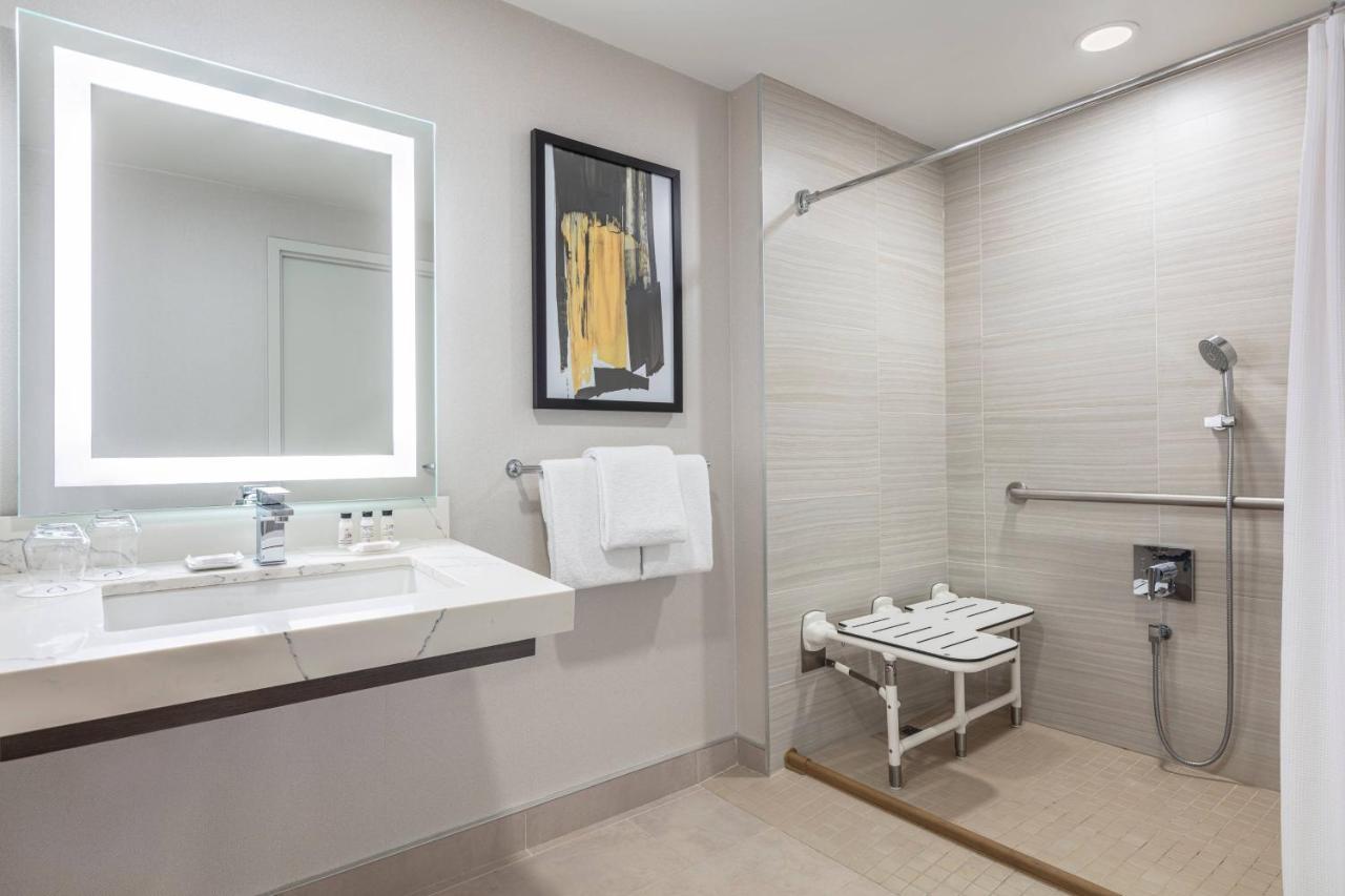 Delta By Marriott Downtown Hotel Vancouver