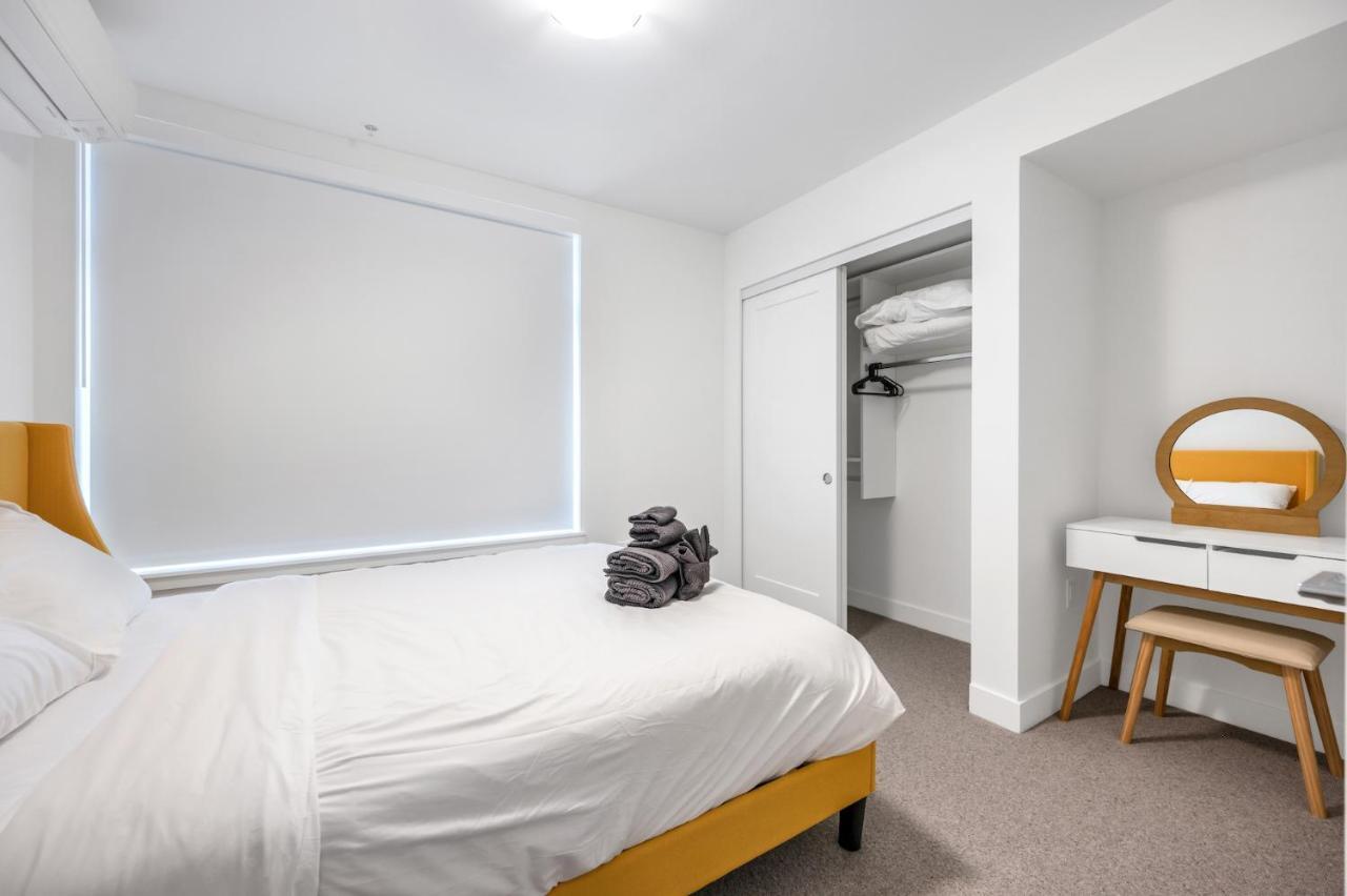 Holiday home New 3bd Townhouse Near Qe Park *