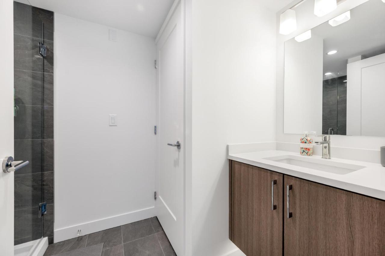 New 3bd Townhouse Near Qe Park Holiday home Vancouver