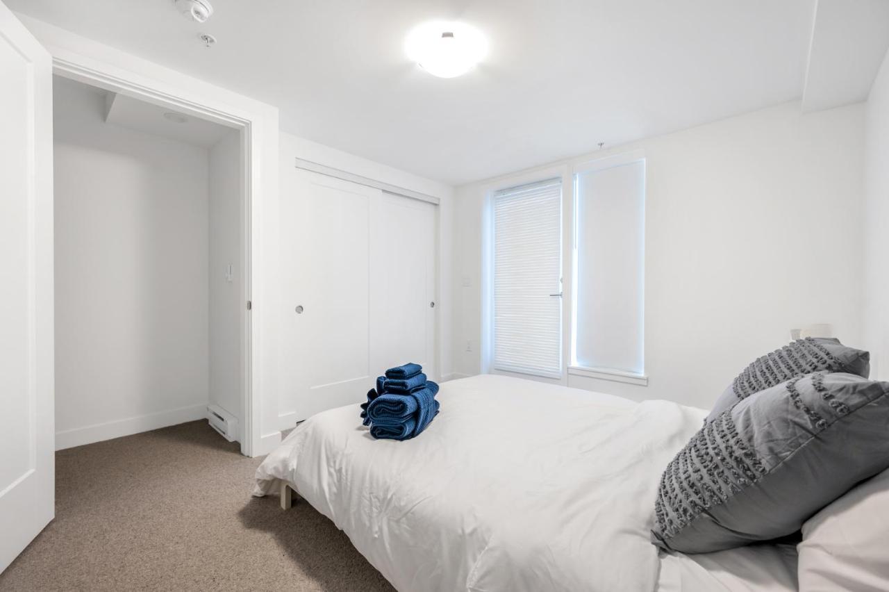 New 3bd Townhouse Near Qe Park Holiday home *