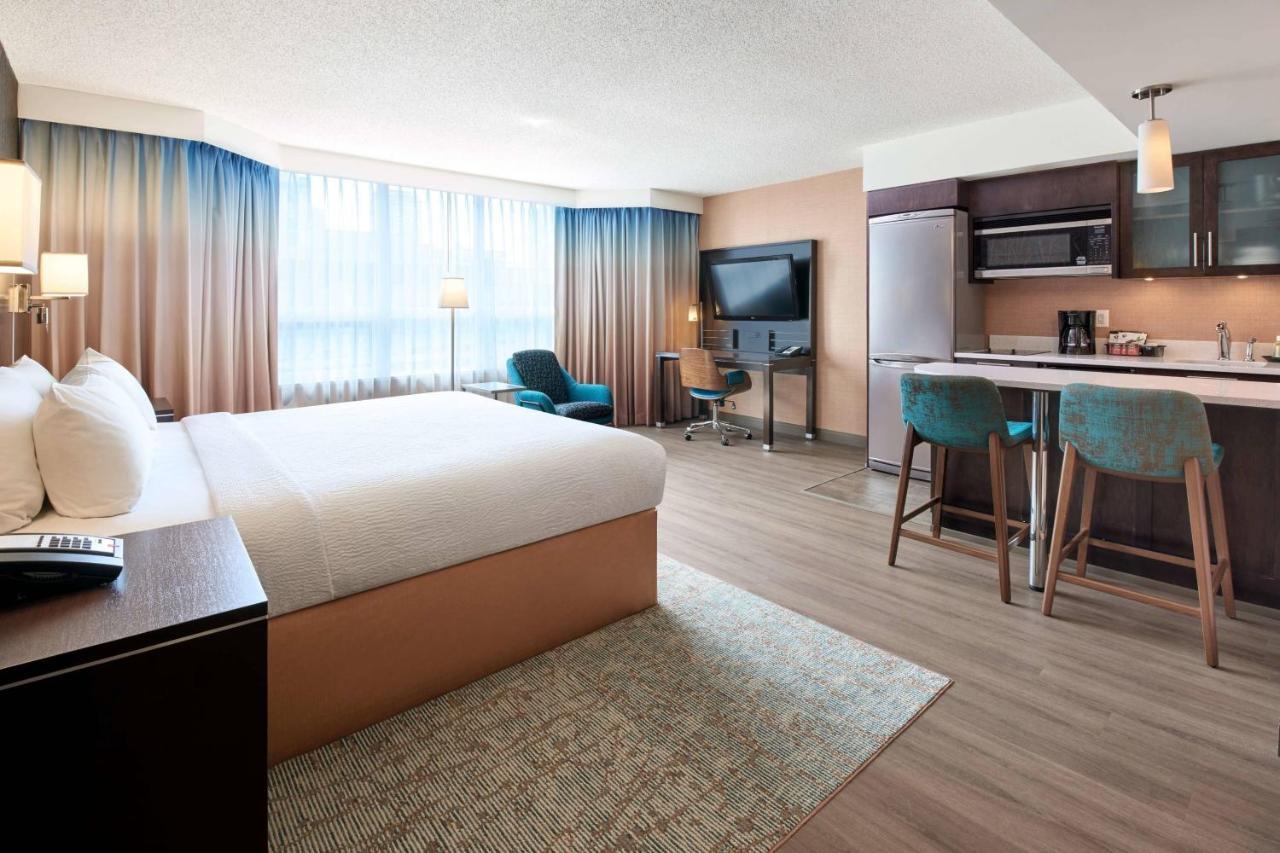 By Marriott Downtown Hotel 3*