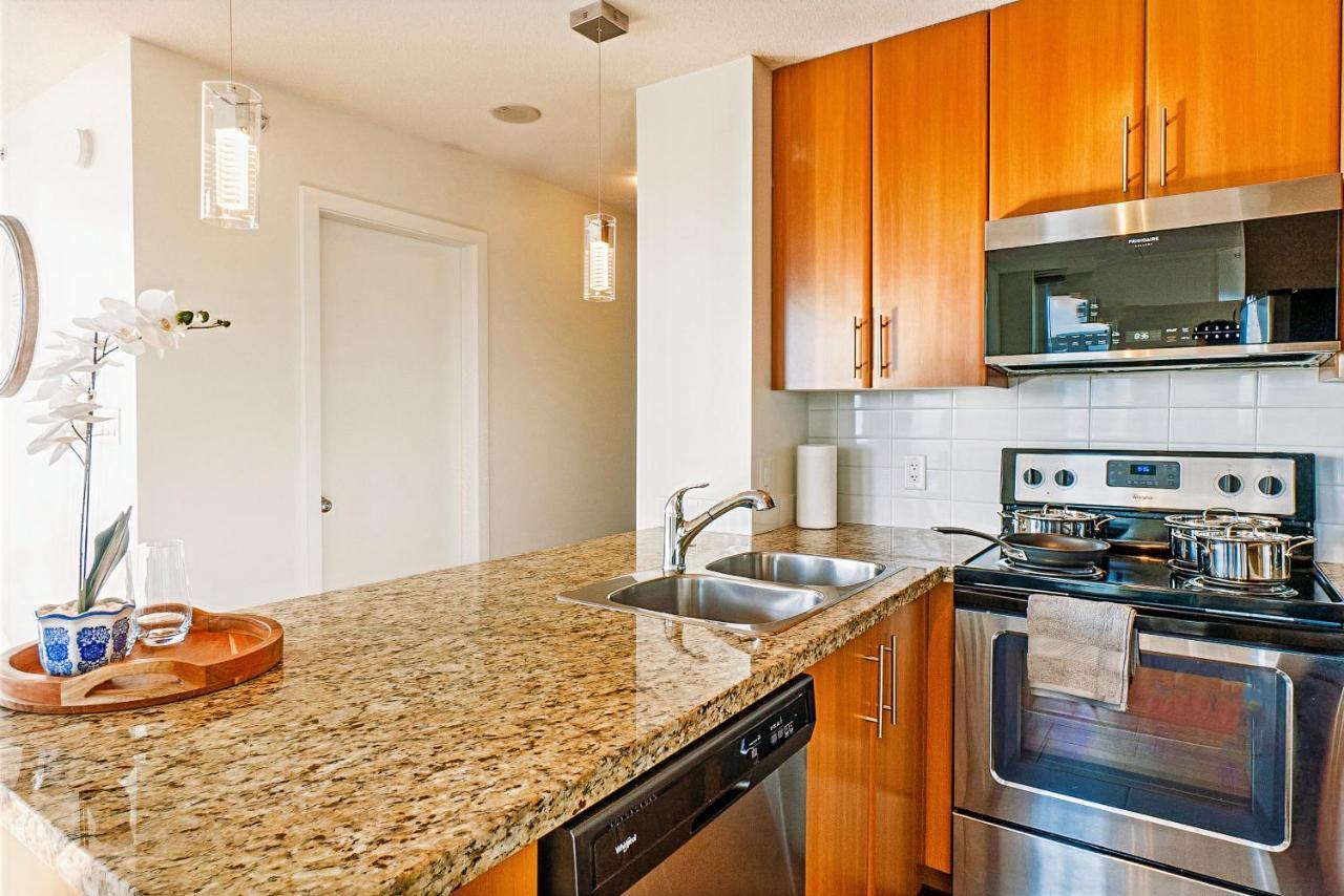 Exceptional Full 3 Bedroom Escape Captivating 360 Scenery Apartment Vancouver