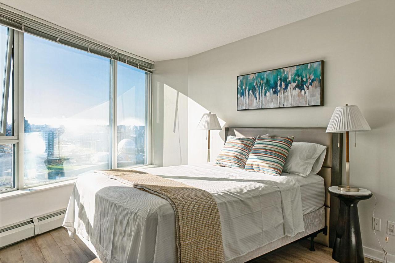 Exceptional Full 3 Bedroom Escape Captivating 360 Scenery Apartment Vancouver