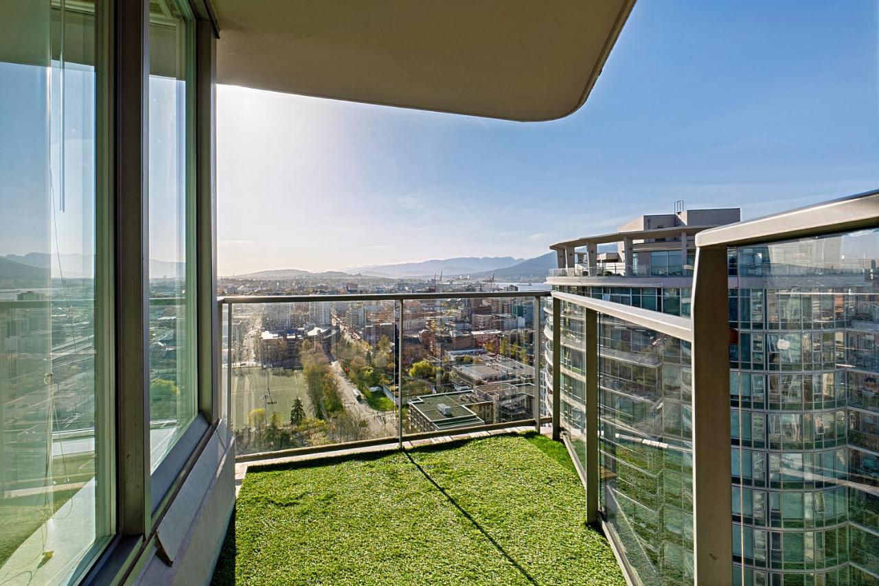 Exceptional Full 3 Bedroom Escape Captivating 360 Scenery Apartment Vancouver