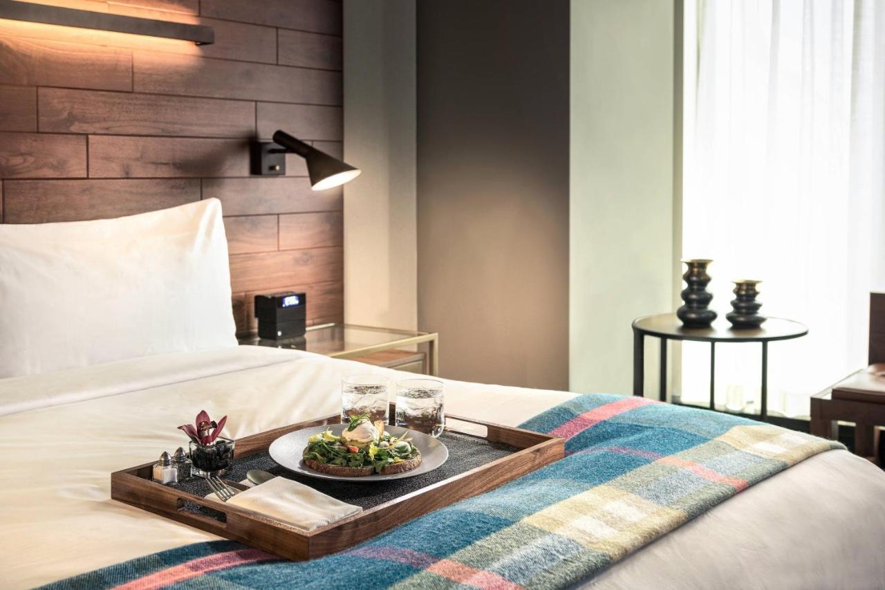 The Douglas, Autograph Collection 5* Vancouver