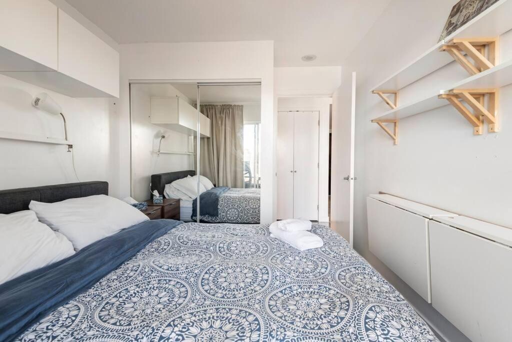 Downtown Living, Location/views/pool/workspace *