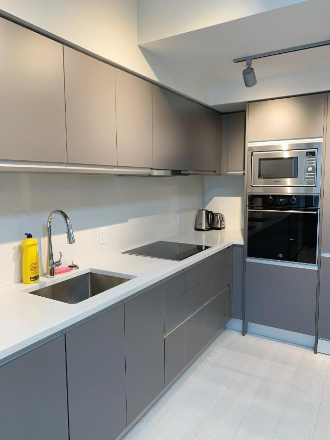 One Bed Close To Downtown Apartment