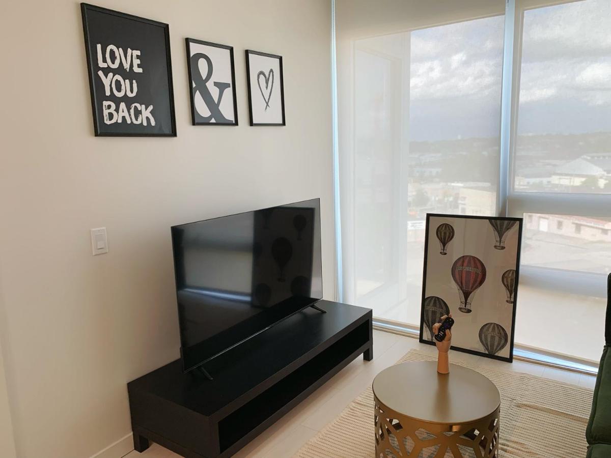 One Bed Close To Downtown Apartment