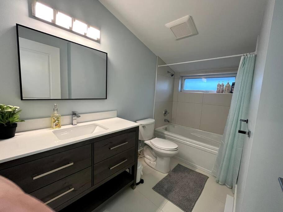 Entire Brand New 3 Bed 2 Bath Holiday home Vancouver