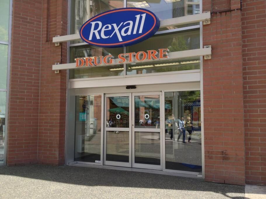 Downtown Living, Location/views/pool/workspace Apartment Vancouver