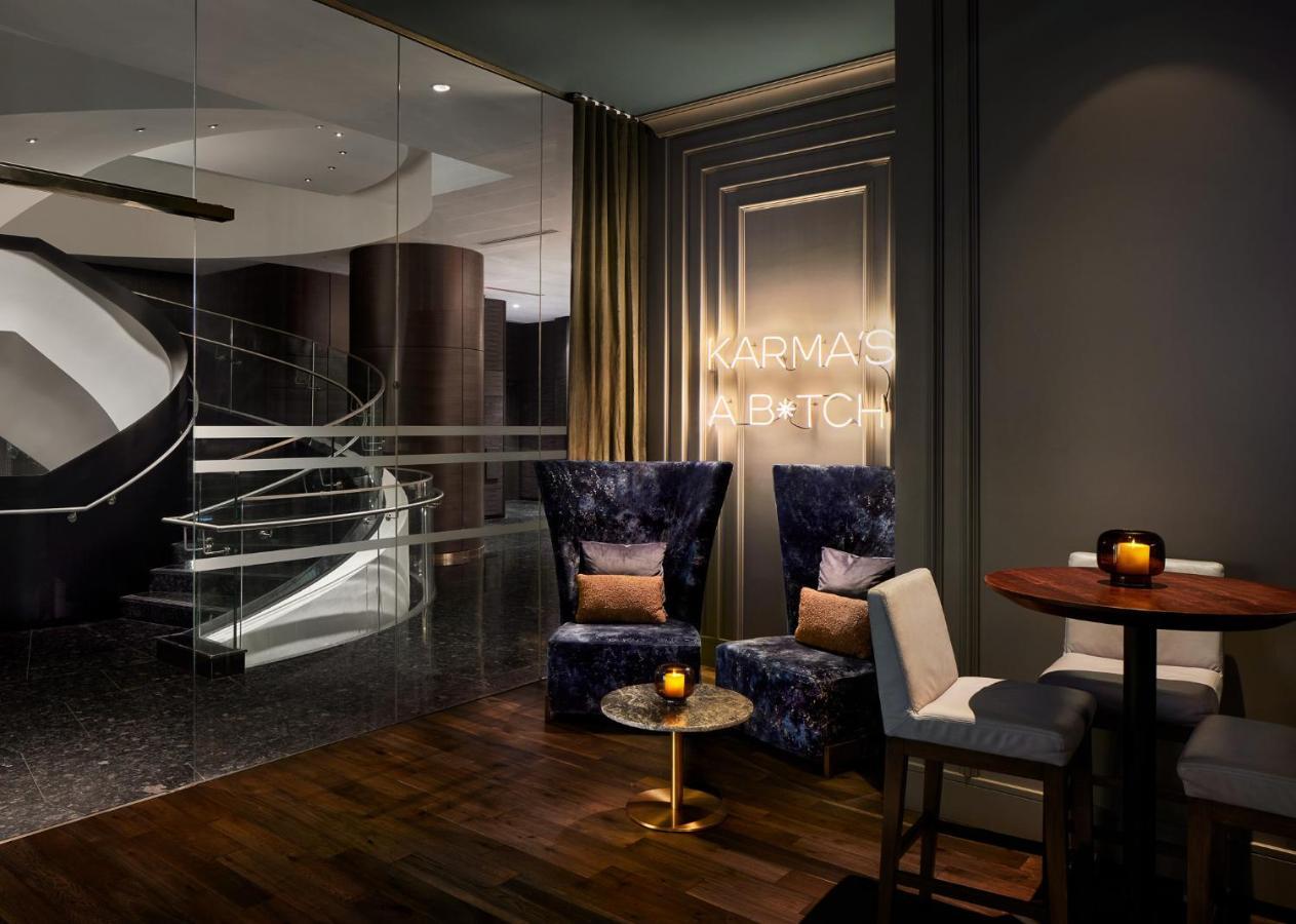 Paradox Hotel Vancouver Hotel