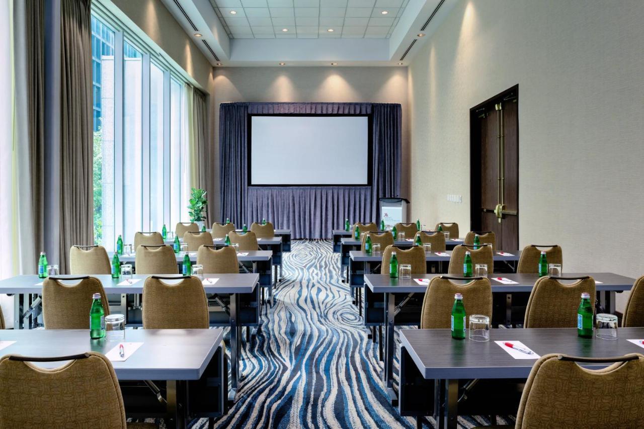 Marriott Pinnacle Downtown 4*