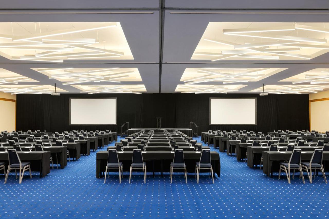 Sheraton Centre Hotel Vancouver