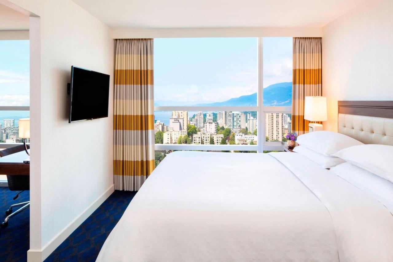 Sheraton Centre Hotel 4*