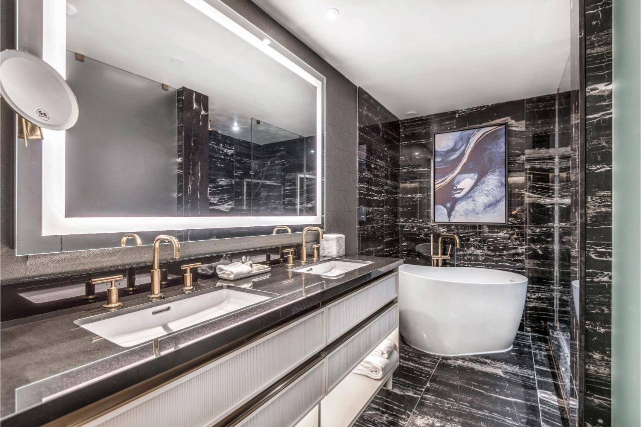 Azur Legacy Collection 5* Vancouver
