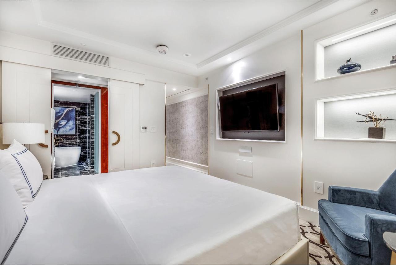 Azur Legacy Collection Hotel