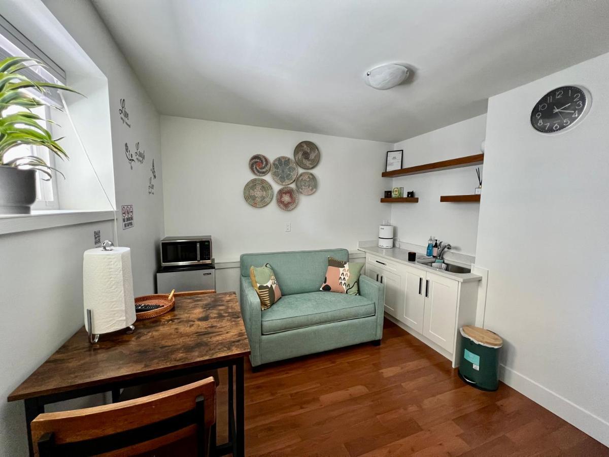 Newly Renovated Walkout Basement In With Separate Entrance Guest house Vancouver