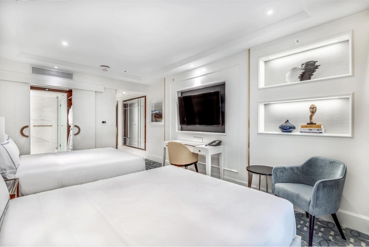 Hotel Azur Legacy Collection Vancouver