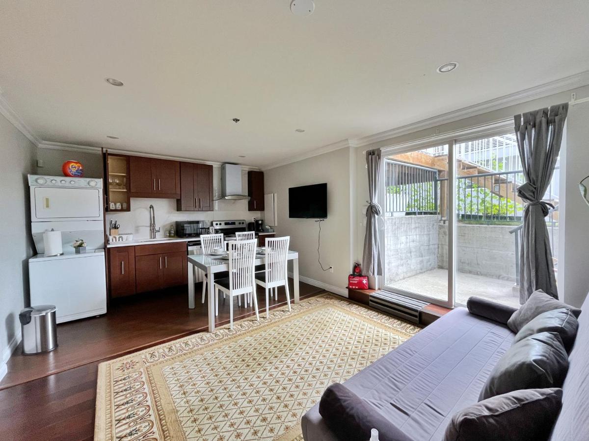 Guest house Coze In Near Yvr