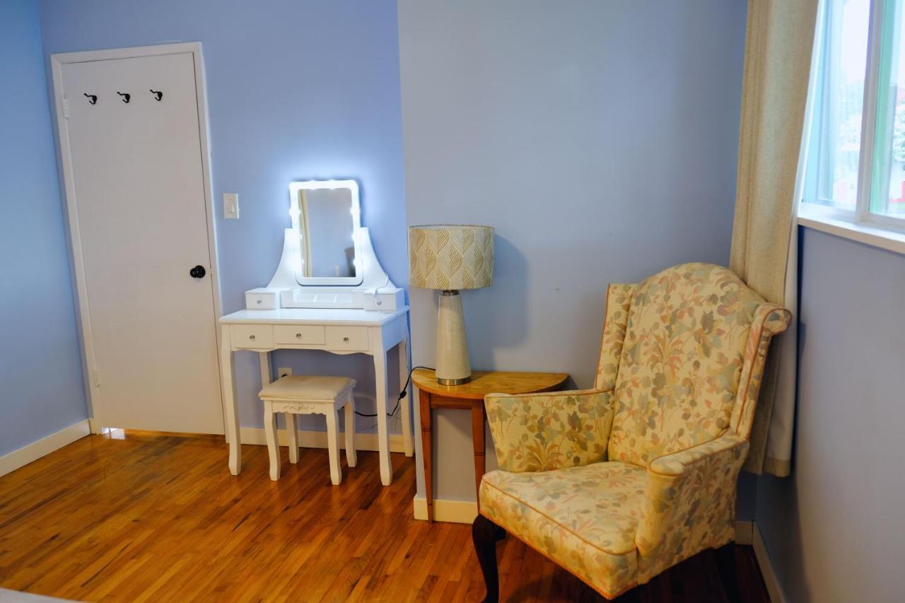 Spacious 15mins To Downtown Apartment