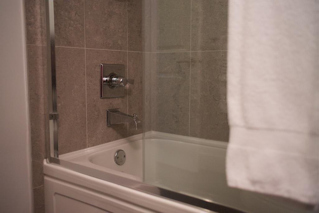 Custom Built 3Bedroom Home In Kitsilano * Vancouver