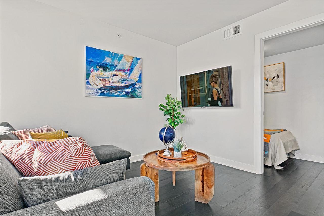 Stunning 1 Bed In Yaletown Panoramic Views Vancouver