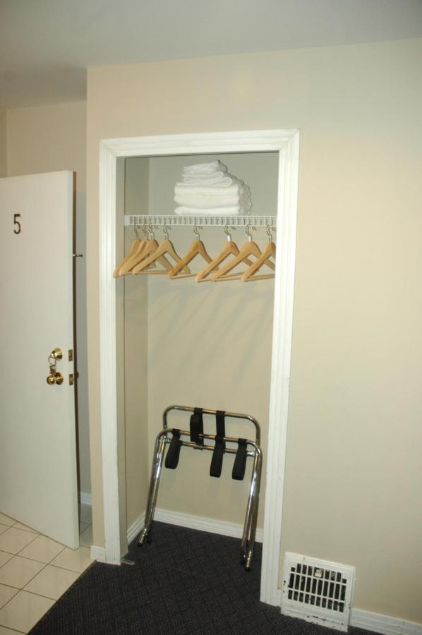 Cambie Bed & Breakfast 3*