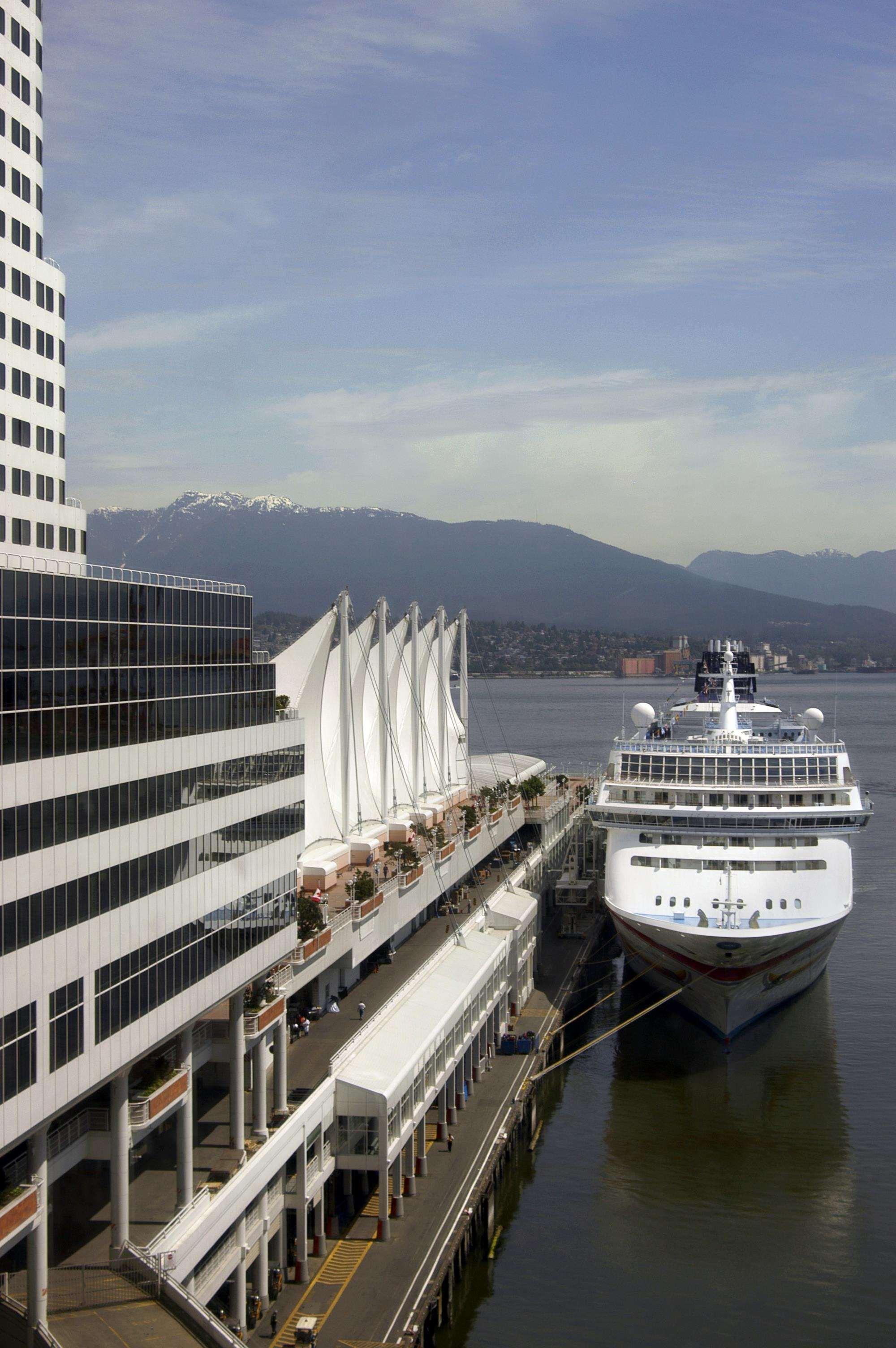 Hotel Fairmont Waterfront 5*