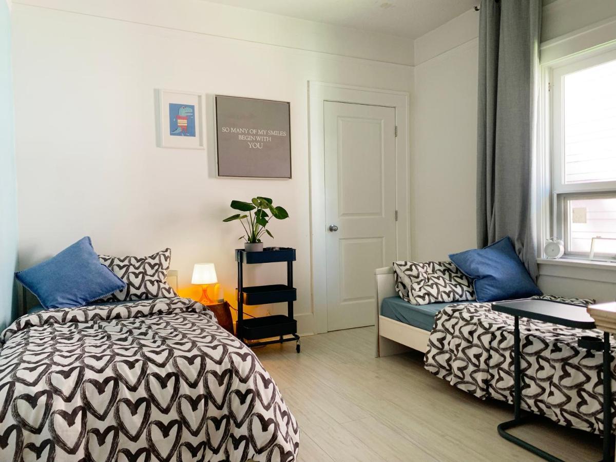 Cozy In Kitslano, Vancouver. Free Parking. Holiday home *