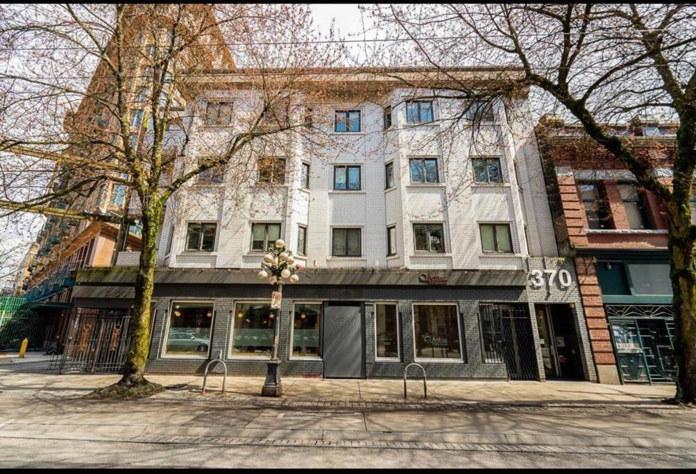 Hidden Gem: Historical Gastown Apartment