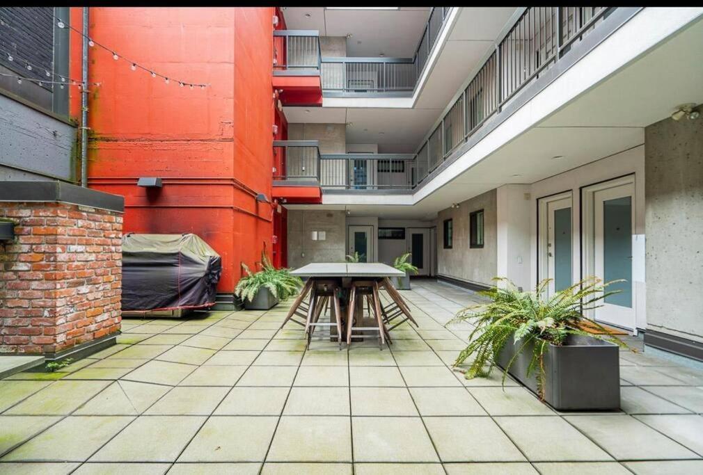 Hidden Gem: Historical Gastown Apartment