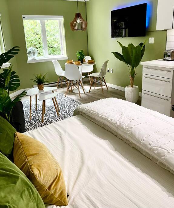 Apartment Hidden Gem: Historical Gastown *